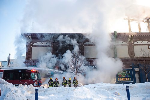 MIKAELA MACKENZIE / WINNIPEG FREE PRESS

Firefighters battle a fire at Portage Avenue and Langside Street in Winnipeg on Wednesday, Feb. 2, 2022. Standup.
Winnipeg Free Press 2022.