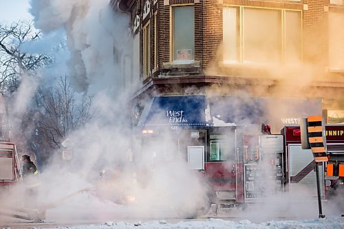 MIKAELA MACKENZIE / WINNIPEG FREE PRESS

Firefighters battle a fire at Portage Avenue and Langside Street in Winnipeg on Wednesday, Feb. 2, 2022. Standup.
Winnipeg Free Press 2022.