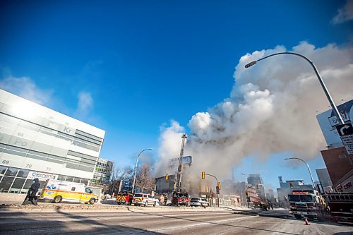 MIKAELA MACKENZIE / WINNIPEG FREE PRESS

Firefighters battle a fire at Portage Avenue and Langside Street in Winnipeg on Wednesday, Feb. 2, 2022. Standup.
Winnipeg Free Press 2022.