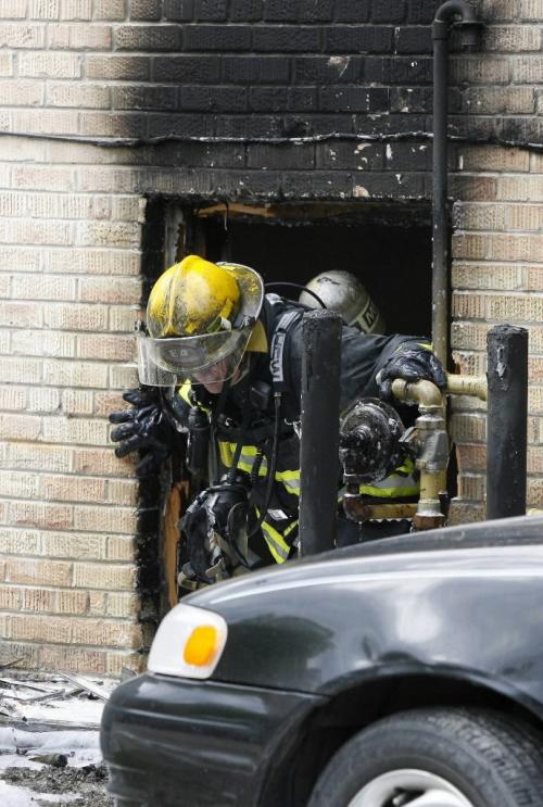 MIKE.DEAL@FREEPRESS.MB.CA 100710 - Saturday, July 10, 2010 -  85 Young Street at Balmoral where a fire destroyed at least one of the rooms in the apartment block. MIKE DEAL / WINNIPEG FREE PRESS