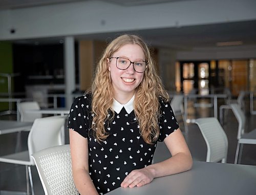 JESSICA LEE / WINNIPEG FREE PRESS

College Jeanne Sauve student Chloe Crockford is photographed on February 3, 2022.

Reporter: Maggie





