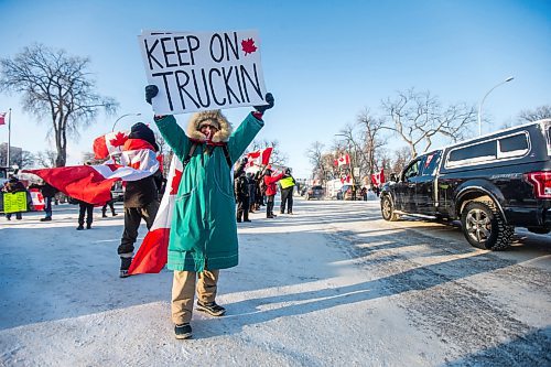 MIKAELA MACKENZIE / WINNIPEG FREE PRESS

Folks rally against vaccine mandates and in support of truckers outside of the Manitoba Legislative Building in Winnipeg on Friday, Feb. 4, 2022. For Carol/Danielle story.
Winnipeg Free Press 2022.