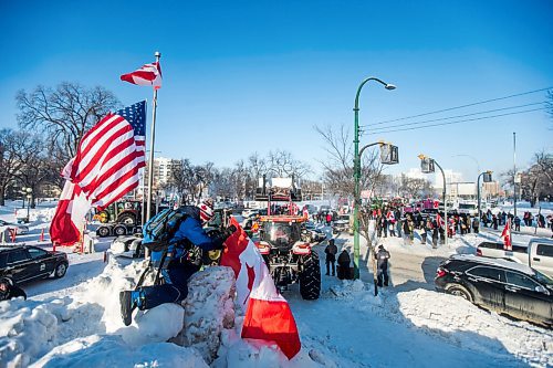 MIKAELA MACKENZIE / WINNIPEG FREE PRESS

Folks rally against vaccine mandates and in support of truckers outside of the Manitoba Legislative Building in Winnipeg on Friday, Feb. 4, 2022. For Carol/Danielle story.
Winnipeg Free Press 2022.