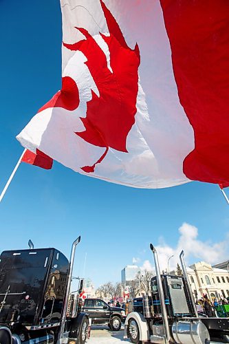 MIKE DEAL / WINNIPEG FREE PRESS
Protesters block the entrance to the Manitoba Legislative building on Broadway Avenue and have parked their trucks along Memorial early Friday morning.
220204 - Friday, February 04, 2022.