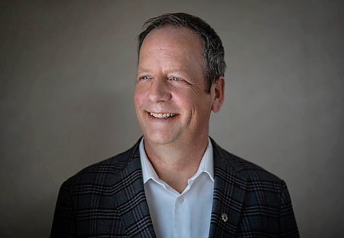 JESSICA LEE / WINNIPEG FREE PRESS

Councillor John Orlikow poses for a portrait at his home on February 4, 2022.

Reporter: Joyanne




