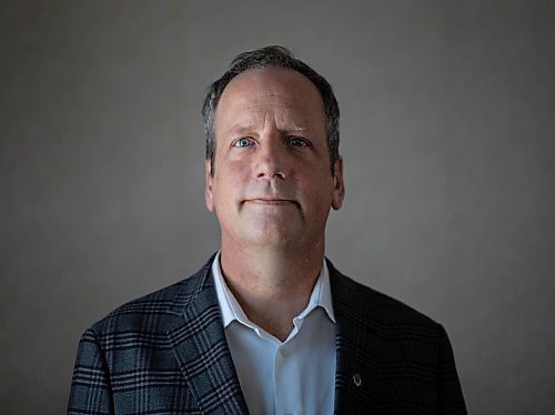 JESSICA LEE / WINNIPEG FREE PRESS

Councillor John Orlikow poses for a portrait at his home on February 4, 2022.

Reporter: Joyanne




