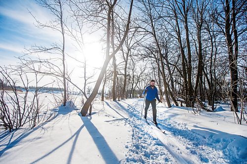 MIKAELA MACKENZIE / WINNIPEG FREE PRESS

Daryl Klassen enjoys the warm weather while cross-country skiing at Beaudry Provincial Park just outside of Winnipeg on Monday, Feb. 7, 2022. Entry to provincial parks is free all of February. Standup.
Winnipeg Free Press 2022.