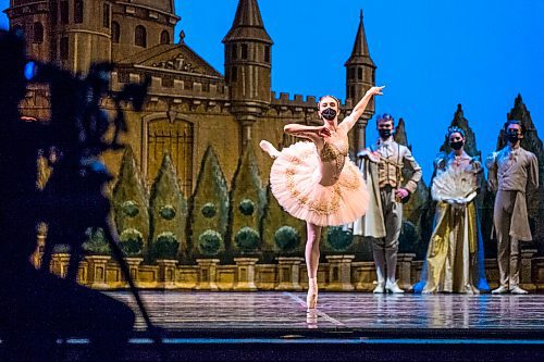 MIKAELA MACKENZIE / WINNIPEG FREE PRESS

The Royal Winnipeg Ballet does a filmed rehearsal of Sleeping Beauty, which will be released digitally, in Winnipeg on Tuesday, Feb. 8, 2022. For --- story.
Winnipeg Free Press 2022.