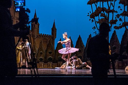 MIKAELA MACKENZIE / WINNIPEG FREE PRESS

The Royal Winnipeg Ballet does a filmed rehearsal of Sleeping Beauty, which will be released digitally, in Winnipeg on Tuesday, Feb. 8, 2022. For --- story.
Winnipeg Free Press 2022.