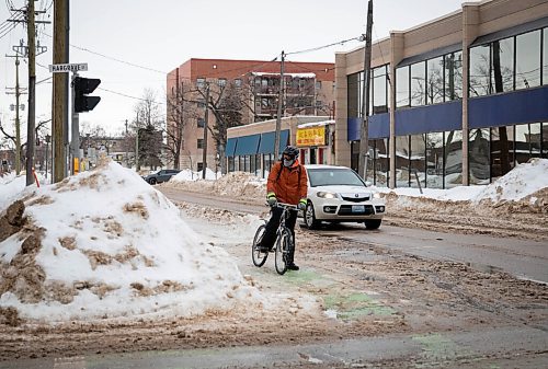 JESSICA LEE / WINNIPEG FREE PRESS

A biker is photographed on February 8, 2022 in the Exchange District.






