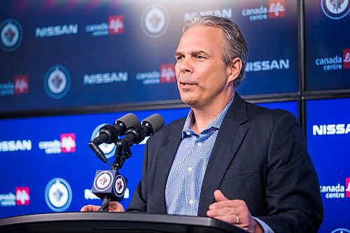 MIKAELA MACKENZIE / WINNIPEG FREE PRESS

Jets general manager Kevin Cheveldayoff speaks to the media at the Canada Life Centre in Winnipeg on Wednesday, Feb. 9, 2022. For Jeff Hamilton story.
Winnipeg Free Press 2022.
