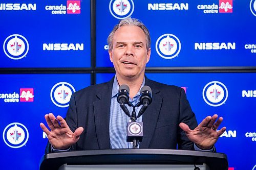 MIKAELA MACKENZIE / WINNIPEG FREE PRESS

Jets general manager Kevin Cheveldayoff speaks to the media at the Canada Life Centre in Winnipeg on Wednesday, Feb. 9, 2022. For Jeff Hamilton story.
Winnipeg Free Press 2022.