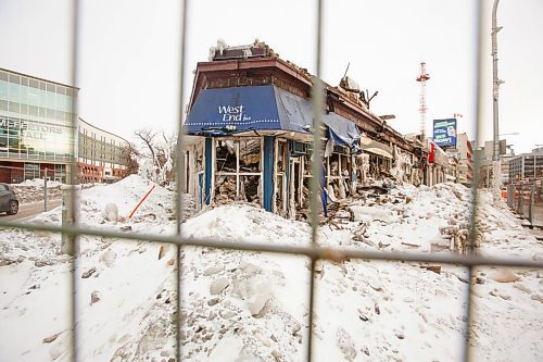 MIKE DEAL / WINNIPEG FREE PRESS
The destroyed store fronts of the Kirkwood Block at Portage Avenue and Langside Street.
Fire ripped through the structure at the beginning of February. 
See Ben Waldman story
220209 - Wednesday, February 09, 2022.
