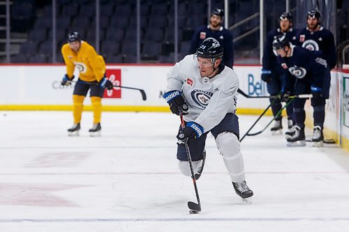 MIKE DEAL / WINNIPEG FREE PRESS
Winnipeg Jets' Paul Stastny (25) during practice at Canada Life Centre Thursday morning.
220210 - Thursday, February 10, 2022.