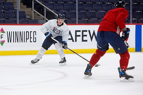 MIKE DEAL / WINNIPEG FREE PRESS
Winnipeg Jets' Cole Perfetti (91) during practice at Canada Life Centre Thursday morning.
220210 - Thursday, February 10, 2022.