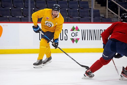MIKE DEAL / WINNIPEG FREE PRESS
Winnipeg Jets' David Gustafsson (19) in a no contact jersey during practice at Canada Life Centre Thursday morning.
220210 - Thursday, February 10, 2022.