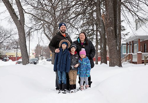 JESSICA LEE / WINNIPEG FREE PRESS

Steve Snyder and his family moved back from Brisbane because he believes Winnipeg is the best city in the world. From left to right: Steve, Caleb, 9, Levi, 6, Abby, 4, and wife Anne.

Reporter: Declan






