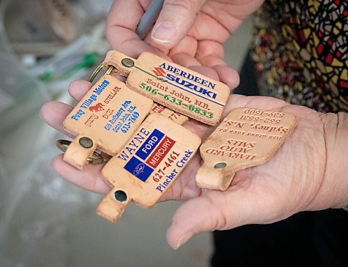 JESSICA LEE / WINNIPEG FREE PRESS

Donated key rings are photographed at the Arts Junktion headquarters in the Exchange District on February 10, 2022.

Reporter: Brenda








