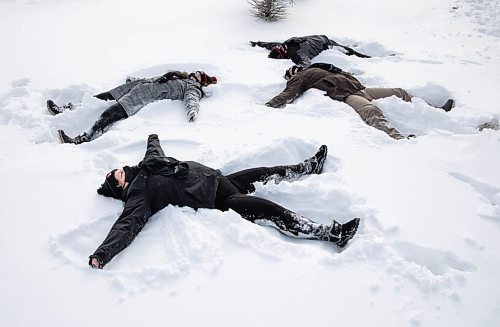 JESSICA LEE / WINNIPEG FREE PRESS

From left to right: Insurance brokers Rosealie Van Deynze, Chelsea Scheer-Kosowan, Suzanne Percival and Vincent Kluz take a break from work and make snow angels on February 14, 2022. Starting today until March 14, CancerCare Manitoba Foundation is asking Manitobans to cover the province in snow angels in memory of their loved ones.







