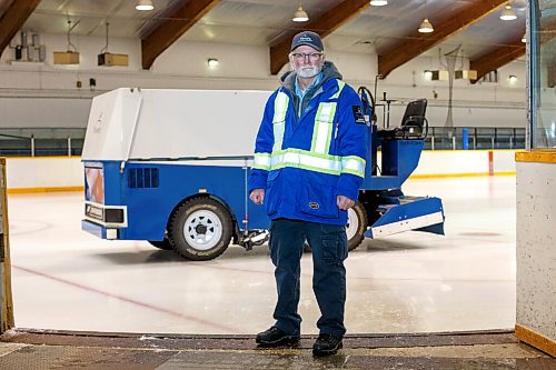 MIKE DEAL / WINNIPEG FREE PRESS
Larry Santucci, who's a foreman with the city takes the zamboni out for a spin at Charlie Gardener Arena. He's been operating Zambonis, and the ice plants that keep ice frozen, for 42 years.
See Al Small story
220214 - Monday, February 14, 2022.