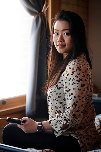 JOHN WOODS / WINNIPEG FREE PRESS
WSO principal oboist Beverly Wang is photographed in her Exchange apartment, Monday, February 14, 2022. Wang will be the featured soloist in the upcoming concert February 19th.

Re: Harris