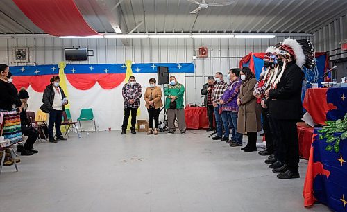 JESSICA LEE / WINNIPEG FREE PRESS

Leaders including chiefs and Premier Heather Stefanson pause for a prayer at Pimicikamak Cree Nation Band Hall on February 16, 2022. A fire occurred on February 12, 2022 and took the lives of three children: Kolby North, 17, Jade North, 13 and Reid North, 3.

Reporter: Danielle
