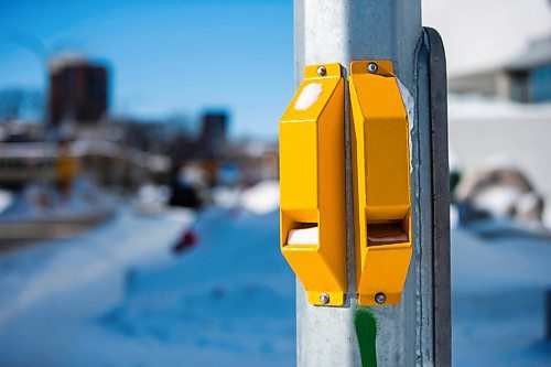 MIKAELA MACKENZIE / WINNIPEG FREE PRESS

Duplicated APS units on the northwest corner at Osborne and St. Mary Avenue in Winnipeg on Thursday, Feb. 17, 2022. For Ryan Thorpe story.
Winnipeg Free Press 2022.