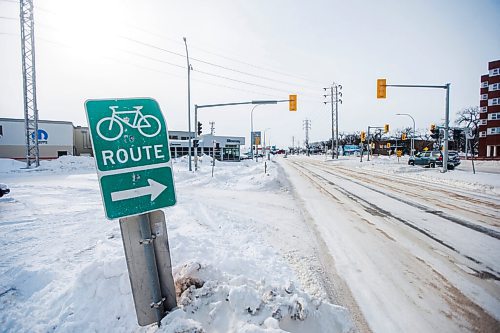 MIKAELA MACKENZIE / WINNIPEG FREE PRESS

The northeast corner of Pembina Highway and Warsaw Avenue in Winnipeg on Monday, Feb. 21, 2022. For Ryan Thorpe story.
Winnipeg Free Press 2022.