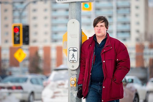 MIKAELA MACKENZIE / WINNIPEG FREE PRESS

Independent researcher Chris Sweryda poses for a portrait at Henderson and Peguis (where a single left turn lane has two signal lights) in Winnipeg on Monday, Feb. 21, 2022. For Ryan Thorpe story.
Winnipeg Free Press 2022.