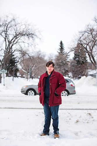 MIKAELA MACKENZIE / WINNIPEG FREE PRESS

Independent researcher Chris Sweryda poses for a portrait on Henderson Highway near Springfield Road, where a school zone sign is missing, in Winnipeg on Monday, Feb. 21, 2022. For Ryan Thorpe story.
Winnipeg Free Press 2022.