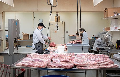 JESSICA LEE / WINNIPEG FREE PRESS

Workers process meat at Frigs Natural Meats on February 22, 2022.

Reporter: Dave
