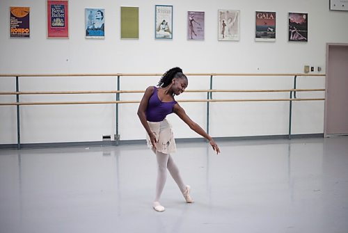 JESSICA LEE / WINNIPEG FREE PRESS

Dailia Martin, 13, is photographed at a Royal Winnipeg Ballet studio on February 22, 2022.

Reporter: Jen
