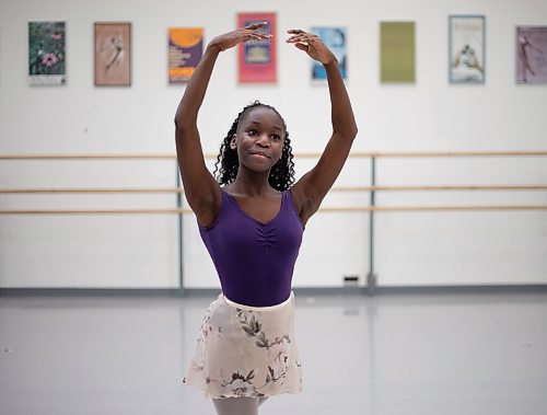 JESSICA LEE / WINNIPEG FREE PRESS

Dailia Martin, 13, is photographed at a Royal Winnipeg Ballet studio on February 22, 2022.

Reporter: Jen
