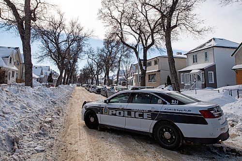 Daniel Crump / Winnipeg Free Press. Police are investigating a homicide in the 500 block of Toronto Street. A spokesperson for the WPS says that officers located an injured male in the area who was taken to hospital, but died of his injuries. February 26, 2022.