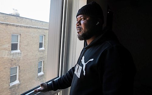 JESSICA LEE / WINNIPEG FREE PRESS

Abdul Razak Iyal, a man who lost his fingers crossing the border in 2017, poses for a photo at his Winnipeg home on February 25, 2022.

Reporter: Melissa
