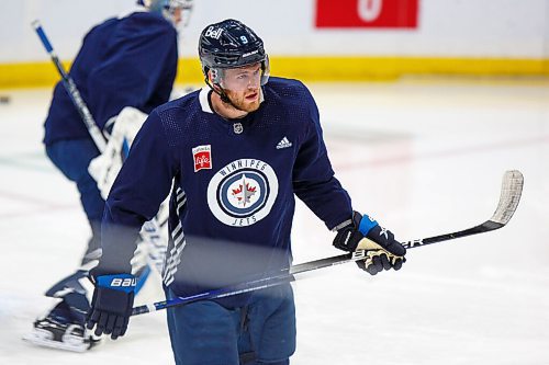 MIKE DEAL / WINNIPEG FREE PRESS
Winnipeg Jets' Andrew Copp (9) during practice at Canada Life Centre Monday morning.
220228 - Monday, February 28, 2022.