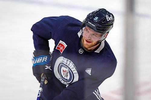 MIKE DEAL / WINNIPEG FREE PRESS
Winnipeg Jets' Andrew Copp (9) during practice at Canada Life Centre Monday morning.
220228 - Monday, February 28, 2022.