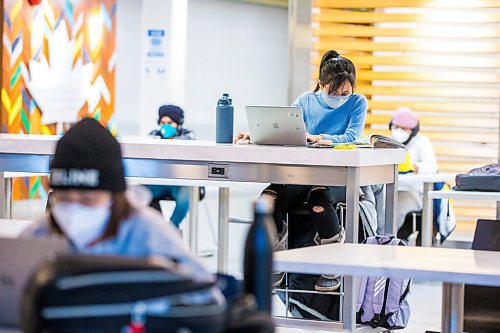 MIKAELA MACKENZIE / WINNIPEG FREE PRESS

Janet Nguyen, bachelor of sciences student, studies in the University Centre on campus at the University of Manitoba in Winnipeg on Monday, Feb. 28, 2022. For Maggie Macintosh story.
Winnipeg Free Press 2022.