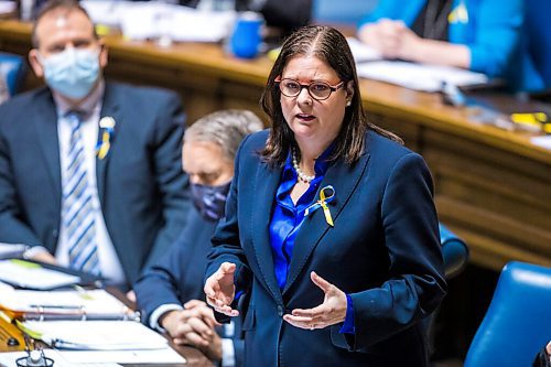 MIKAELA MACKENZIE / WINNIPEG FREE PRESS

Premier Heather Stefanson on the first day back in session at the Manitoba Legislative Building in Winnipeg on Wednesday, March 2, 2022. For Carol Sanders story.
Winnipeg Free Press 2022.