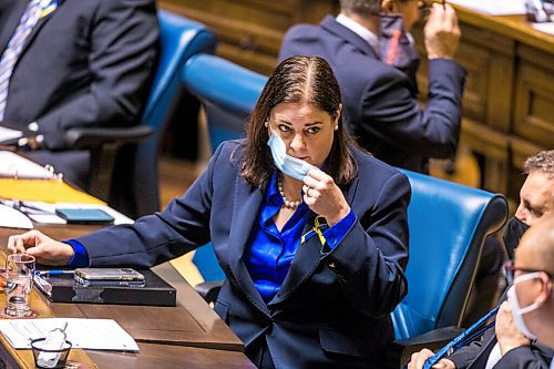 MIKAELA MACKENZIE / WINNIPEG FREE PRESS

Premier Heather Stefanson on the first day back in session at the Manitoba Legislative Building in Winnipeg on Wednesday, March 2, 2022. For Carol Sanders story.
Winnipeg Free Press 2022.