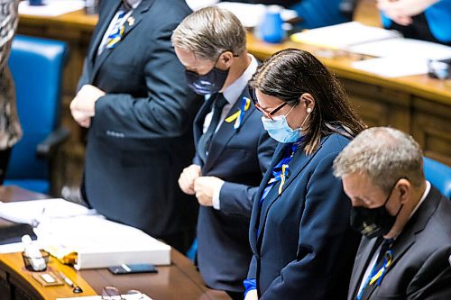 MIKAELA MACKENZIE / WINNIPEG FREE PRESS

Premier Heather Stefanson during a moment of silence for Ukraine on the first day back in session at the Manitoba Legislative Building in Winnipeg on Wednesday, March 2, 2022. For Carol Sanders story.
Winnipeg Free Press 2022.