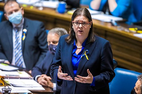 MIKAELA MACKENZIE / WINNIPEG FREE PRESS

Premier Heather Stefanson on the first day back in session at the Manitoba Legislative Building in Winnipeg on Wednesday, March 2, 2022. For Carol Sanders story.
Winnipeg Free Press 2022.