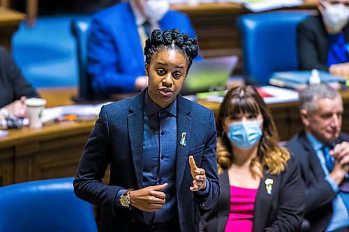 MIKAELA MACKENZIE / WINNIPEG FREE PRESS

NDP MLA Uzoma Asagwara on the first day back in session at the Manitoba Legislative Building in Winnipeg on Wednesday, March 2, 2022. For Carol Sanders story.
Winnipeg Free Press 2022.