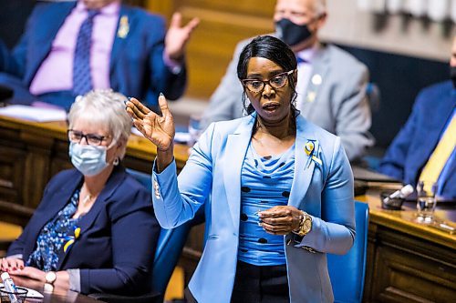 MIKAELA MACKENZIE / WINNIPEG FREE PRESS

PC MLA Audrey Gordon on the first day back in session at the Manitoba Legislative Building in Winnipeg on Wednesday, March 2, 2022. For Carol Sanders story.
Winnipeg Free Press 2022.