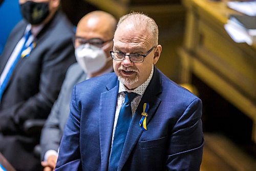 MIKAELA MACKENZIE / WINNIPEG FREE PRESS

PC MLA Kelvin Goertzen on the first day back in session at the Manitoba Legislative Building in Winnipeg on Wednesday, March 2, 2022. For Carol Sanders story.
Winnipeg Free Press 2022.