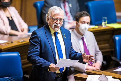 MIKAELA MACKENZIE / WINNIPEG FREE PRESS

NDP MLA Tom Lindsey on the first day back in session at the Manitoba Legislative Building in Winnipeg on Wednesday, March 2, 2022. For Carol Sanders story.
Winnipeg Free Press 2022.