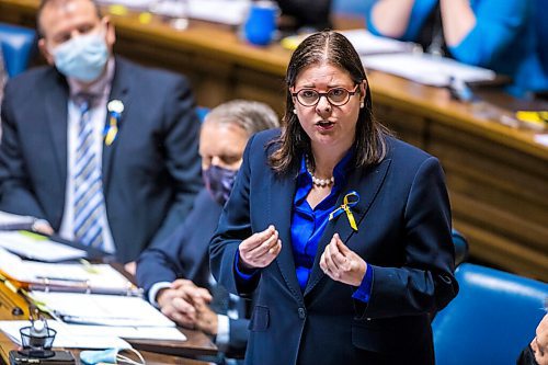 MIKAELA MACKENZIE / WINNIPEG FREE PRESS

Premier Heather Stefanson on the first day back in session at the Manitoba Legislative Building in Winnipeg on Wednesday, March 2, 2022. For Carol Sanders story.
Winnipeg Free Press 2022.