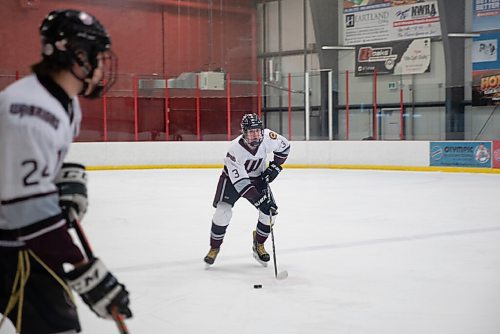 JESSICA LEE / WINNIPEG FREE PRESS

Westwood Warriors player Jarret Ross (3) skates with the puck in a game against the St. Pauls Crusaders on March 3, 2022.

Reporter: Mike S.