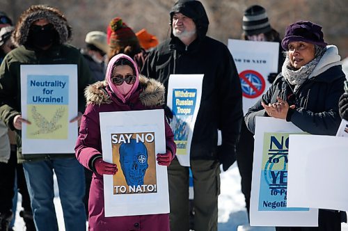 JOHN WOODS / WINNIPEG FREE PRESS
People gather at a rally in support of Ukraine and against the Russian invasion at The Forks Sunday, March 6, 2022.