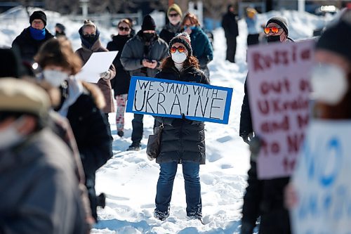 JOHN WOODS / WINNIPEG FREE PRESS
People gather at a rally in support of Ukraine and against the Russian invasion at The Forks Sunday, March 6, 2022.